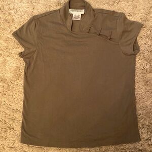 NWOT Bloomingdale’s khaki green tee shirt.Short sleeves.Button closure. Size PS.